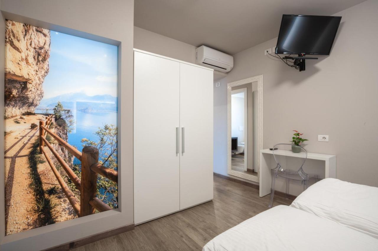 Hotel Rolly Riva del Garda Buitenkant foto